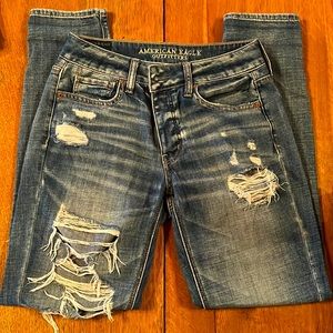 American Eagle 'TomGirl' Medium Wash Distressed Denim Ripped Jeans - Size 0
